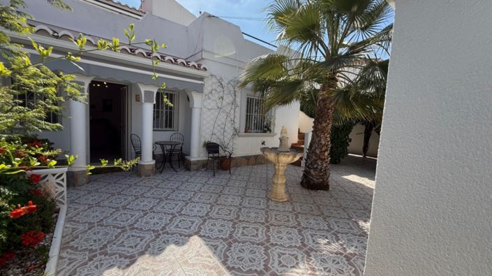 Image No.25-3 Bed Townhouse for sale