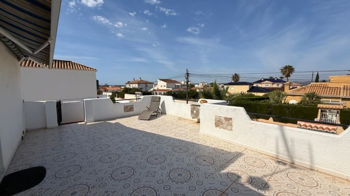 Image No.29-3 Bed Townhouse for sale