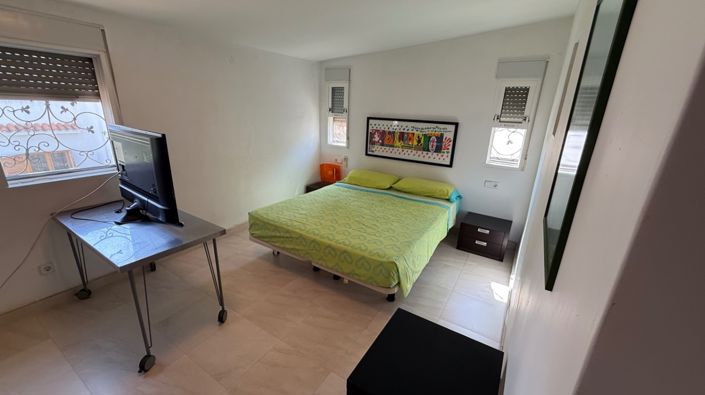 Image No.11-4 Bed Property for sale