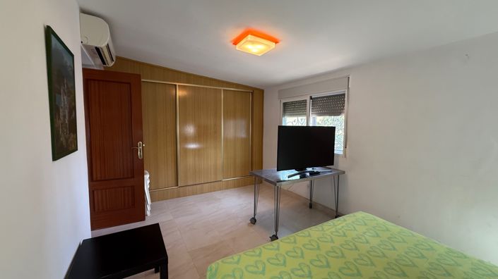 Image No.13-4 Bed Property for sale