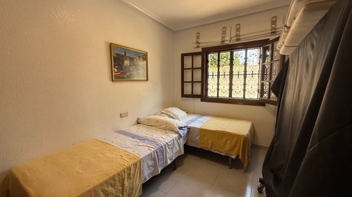 Image No.35-4 Bed Property for sale