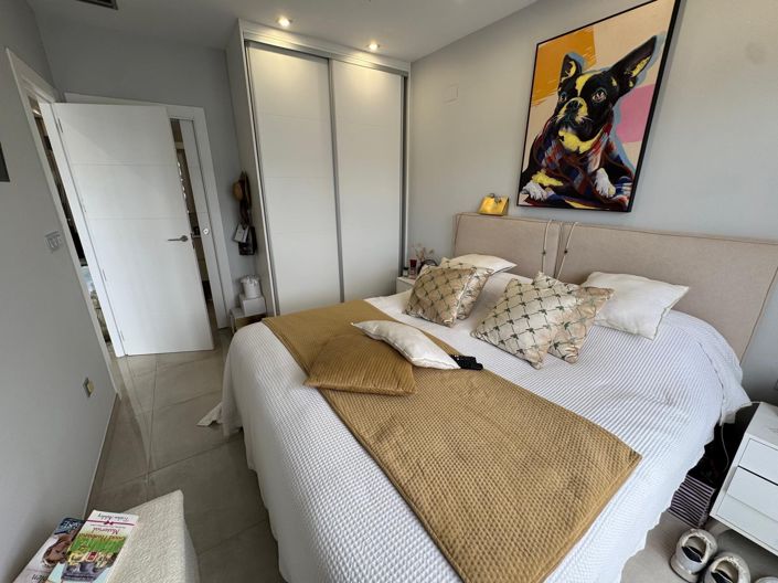 Image No.15-3 Bed Property for sale