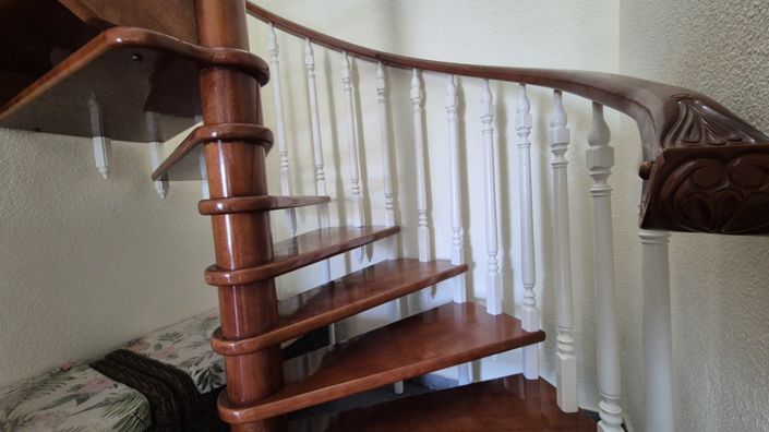 Image No.28-7 Bed Property for sale