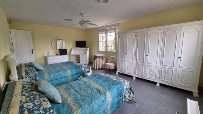 Image No.40-7 Bed Villa for sale