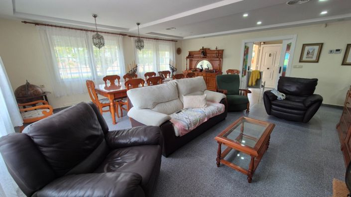 Image No.48-7 Bed Villa for sale