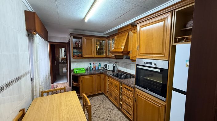 Image No.20-4 Bed Townhouse for sale