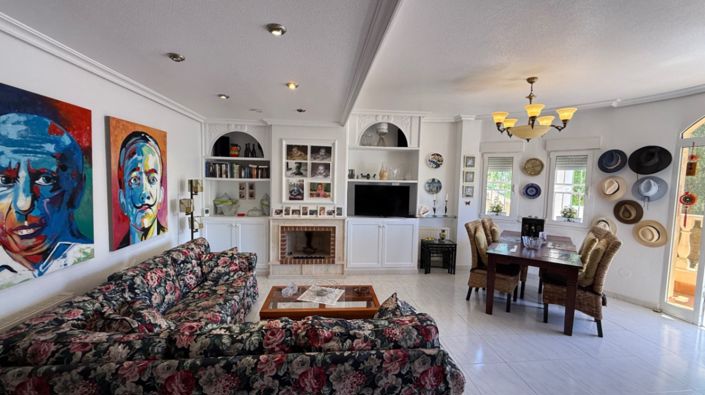 Image No.23-4 Bed Property for sale