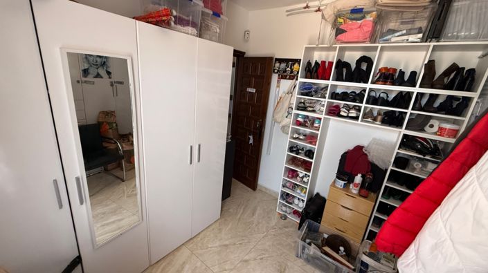 Image No.15-4 Bed Property for sale