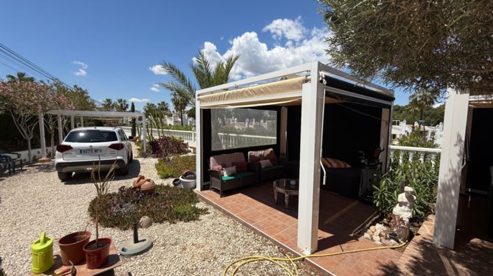 Image No.30-4 Bed Property for sale