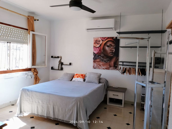 Image No.11-7 Bed Property for sale