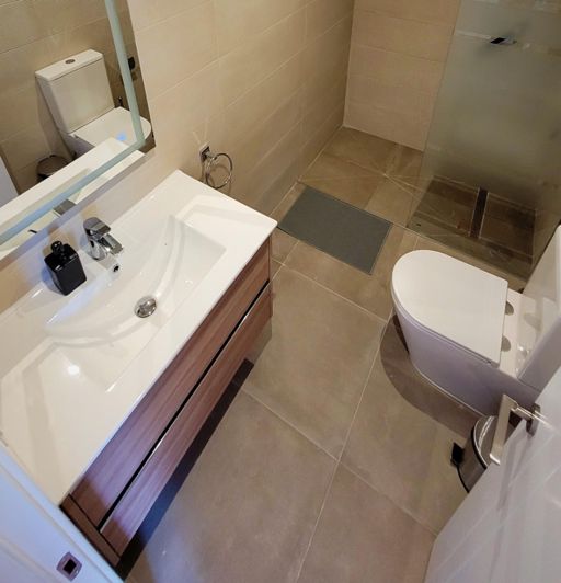 Image No.28-7 Bed Property for sale