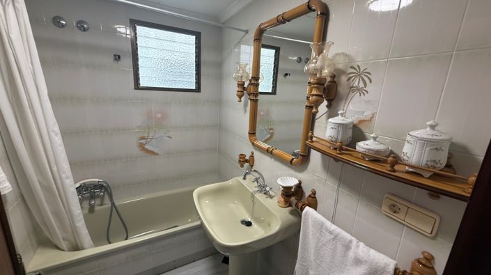 Image No.10-3 Bed Apartment for sale