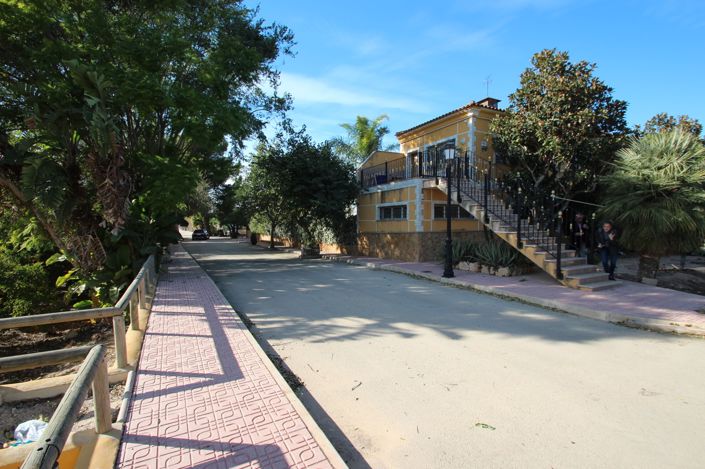 Image No.11-6 Bed Property for sale