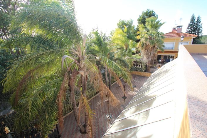 Image No.25-6 Bed Property for sale