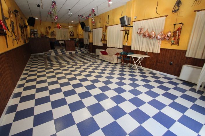 Image No.32-6 Bed Property for sale