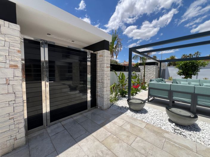 Image No.3-Villa de 4 chambres à vendre à Orihuela Costa