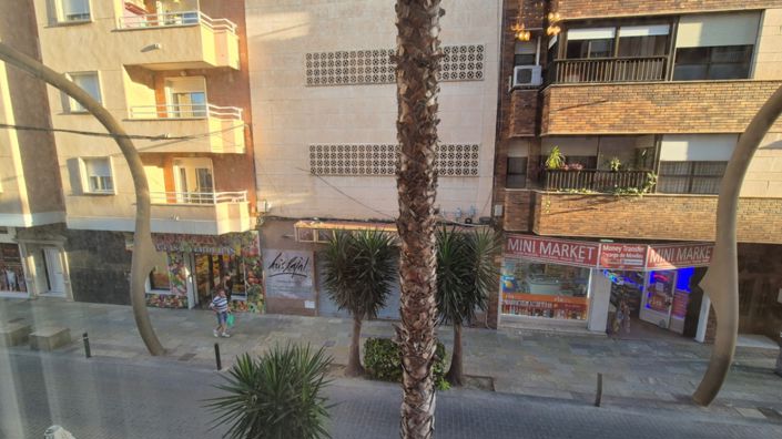 Image No.30-3 Bed Property for sale