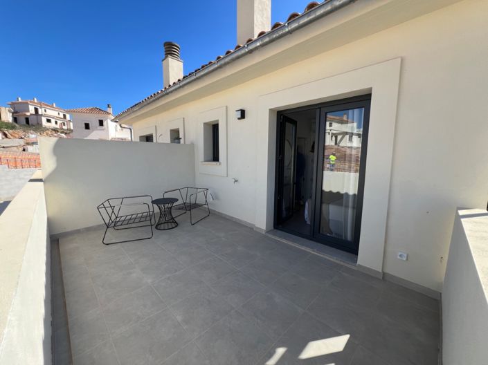 Image No.16-2 Bed Property for sale