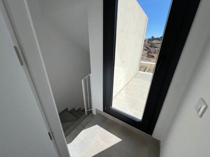 Image No.19-2 Bed Property for sale