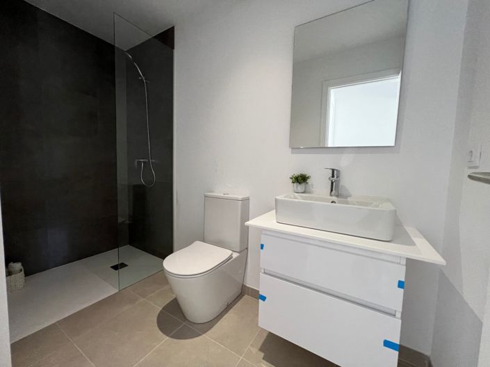 Image No.26-2 Bed Property for sale