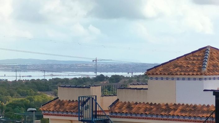 Image No.9-2 Bed Townhouse for sale