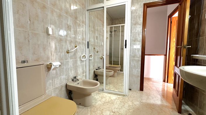 Image No.17-3 Bed Bungalow for sale