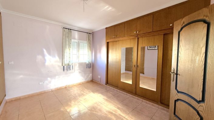 Image No.33-4 Bed Villa for sale