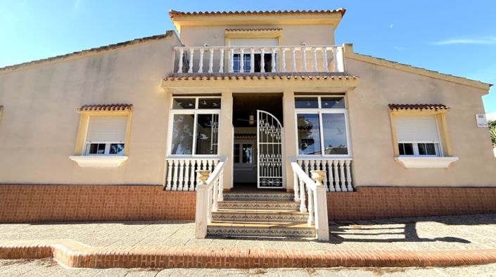 Image No.44-4 Bed Property for sale