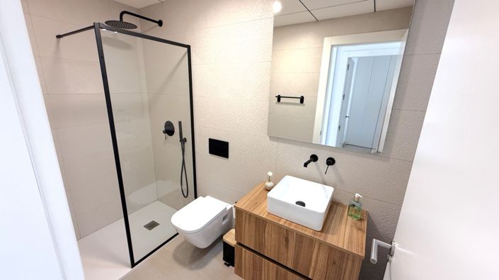 Image No.18-3 Bed Apartment for sale