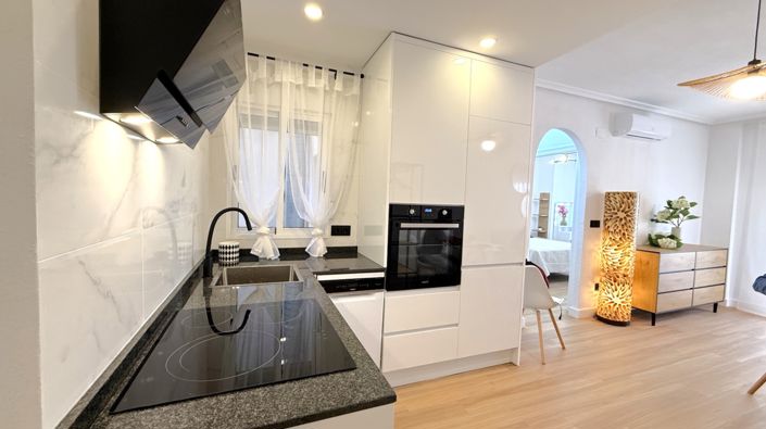 Image No.10-2 Bed Property for sale