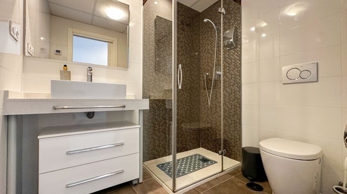 Image No.29-2 Bed Apartment for sale