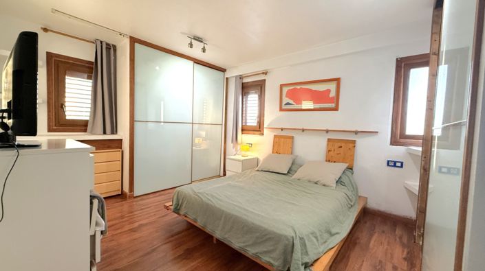 Image No.17-1 Bed Property for sale