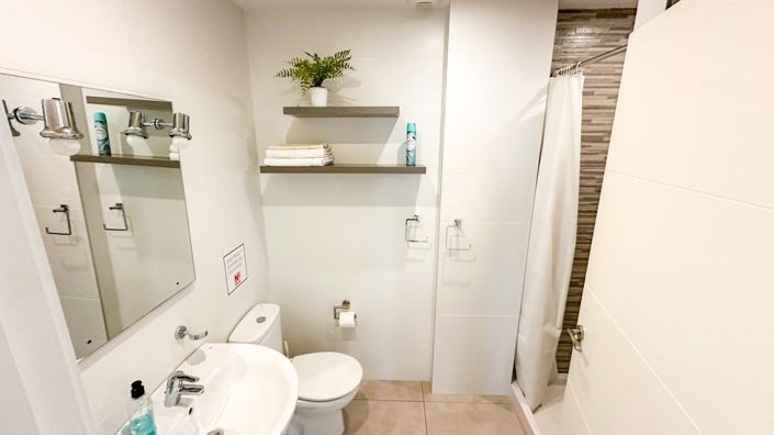 Image No.6-2 Bed Property for sale