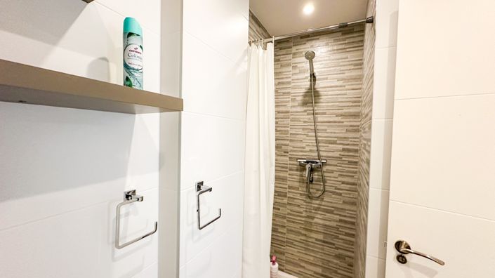 Image No.8-2 Bed Property for sale