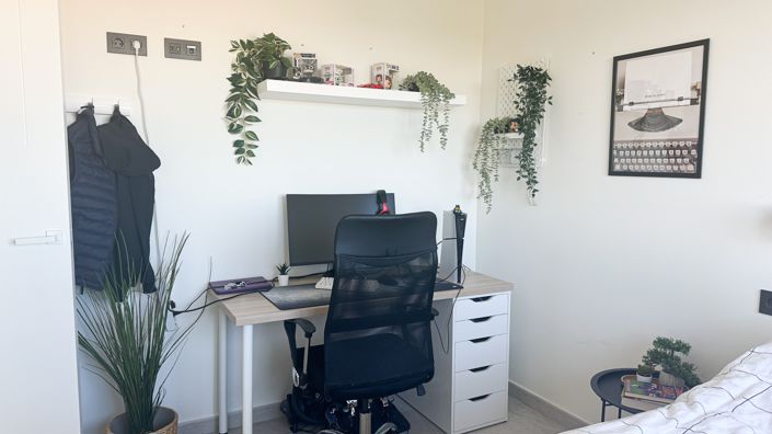 Image No.24-3 Bed Property for sale