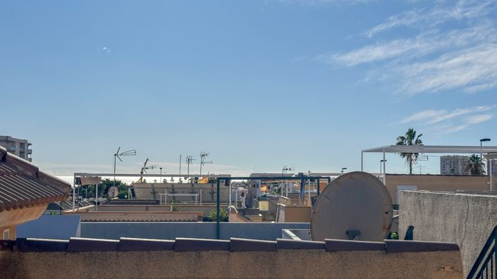 Image No.17-2 Bed Townhouse for sale