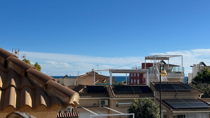 Image No.20-2 Bed Townhouse for sale