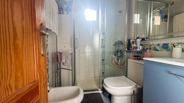 Image No.25-2 Bed Townhouse for sale