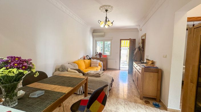 Image No.9-2 Bed Townhouse for sale