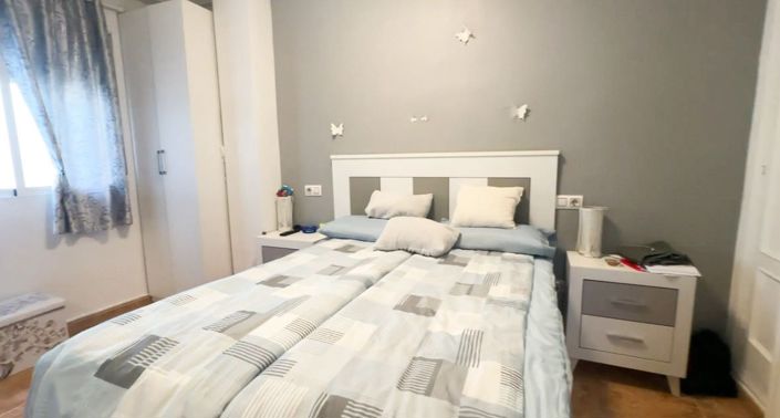 Image No.11-2 Bed Property for sale