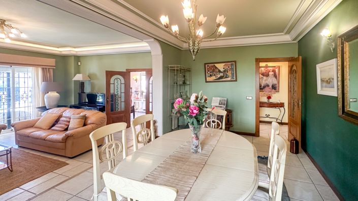 Image No.12-6 Bed Villa for sale