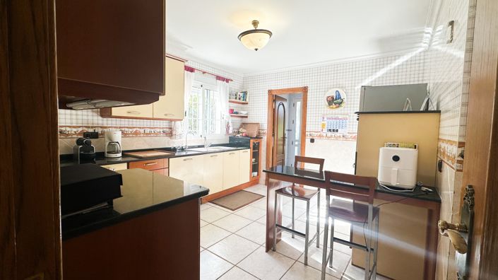 Image No.15-6 Bed Villa for sale