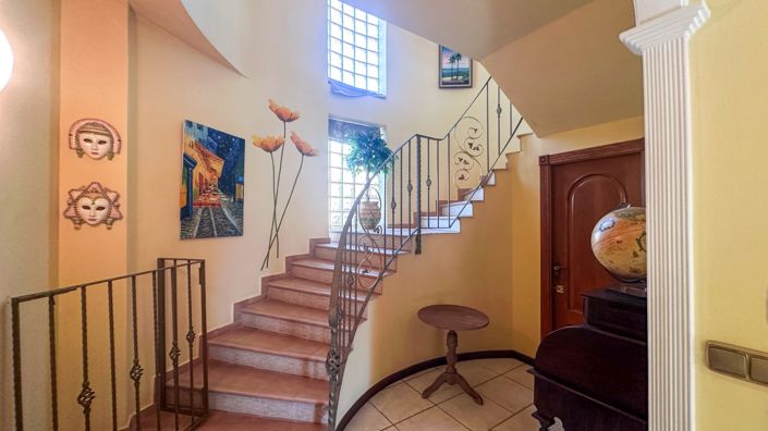 Image No.20-6 Bed Villa for sale