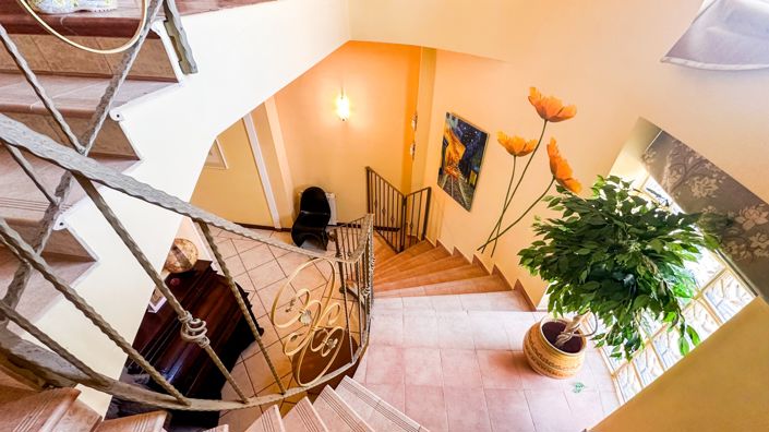 Image No.21-6 Bed Villa for sale