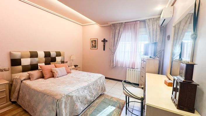 Image No.23-6 Bed Villa for sale