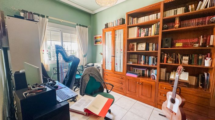 Image No.27-6 Bed Villa for sale