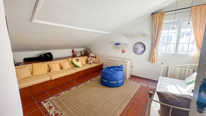 Image No.30-6 Bed Villa for sale