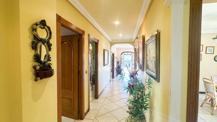 Image No.6-6 Bed Villa for sale