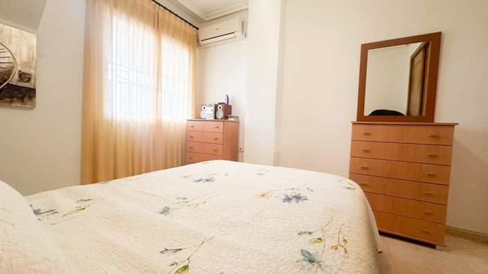 Image No.13-2 Bed Property for sale