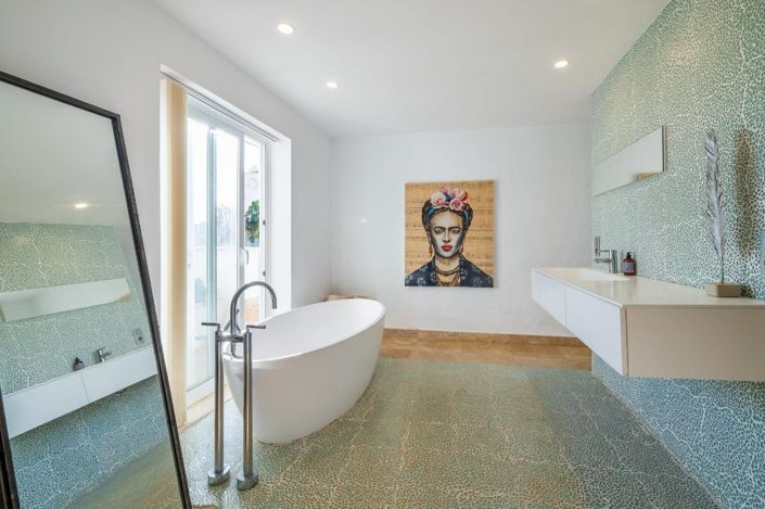 Image No.8-Villa for sale